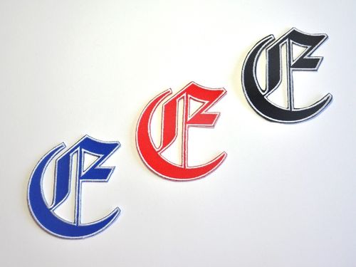 Aufnäher Buchstabe "E", Old Style, Grundhöhe 8 cm mit Bügelbeschichtung  -  verschiedene Farben