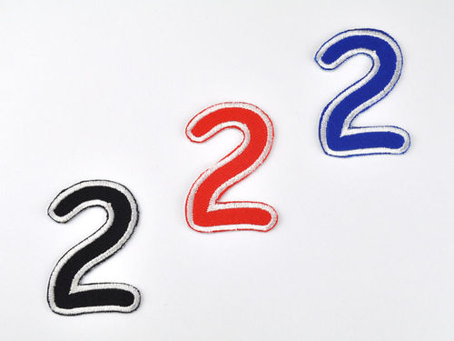 Aufnäher Zahl "2", Comic Sans; Höhe 8 cm mit Bügelbeschichtung  -  verschiedene Farben