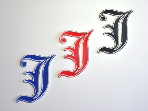 Aufnäher Buchstabe "J", Old Style, Grundhöhe 8 cm mit Bügelbeschichtung  -  verschiedene Farben