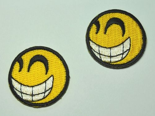 Aufnäher Smiley 'grin' gelb als Magnet oder Aufbügler, Größe 4 cm