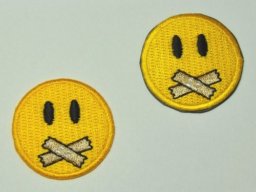 Aufnäher Smiley 'shut up' gelb als Magnet oder Aufbügler, Größe 4 cm