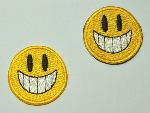 Aufnäher Smiley 'nasty' gelb als Magnet oder Aufbügler, Größe 4 cm