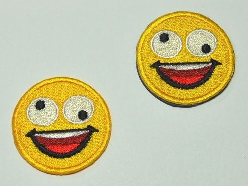 Aufnäher Smiley 'dizzy' gelb als Magnet oder Aufbügler, Größe 4 cm
