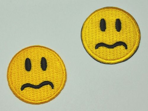 Aufnäher Smiley 'unhappy' gelb als Magnet oder Aufbügler, Größe 4 cm
