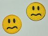 Aufnäher Smiley 'unhappy' gelb als Magnet oder Aufbügler, Größe 4 cm