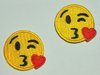 Aufnäher Smiley 'kiss' gelb als Magnet oder Aufbügler, Größe 4 cm