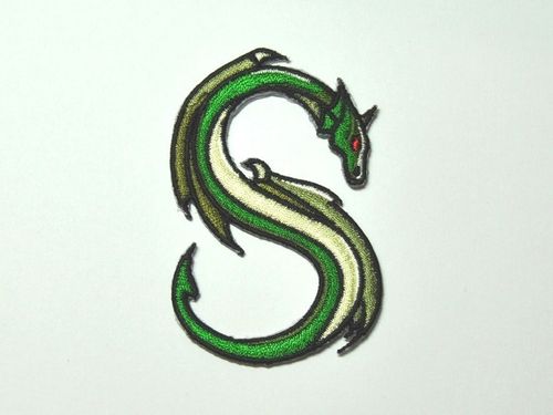Aufnäher Buchstabe "S", Drachen, grün, Grundhöhe 7 cm mit Bügelbeschichtung
