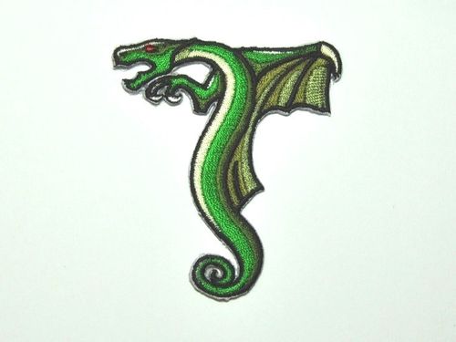 Aufnäher Buchstabe "T", Drachen, grün, Grundhöhe 7 cm mit Bügelbeschichtung