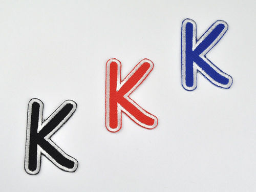 Aufnäher Buchstabe "K", Comic Sans, Höhe 8 cm mit Bügelbeschichtung  -  verschiedene Farben