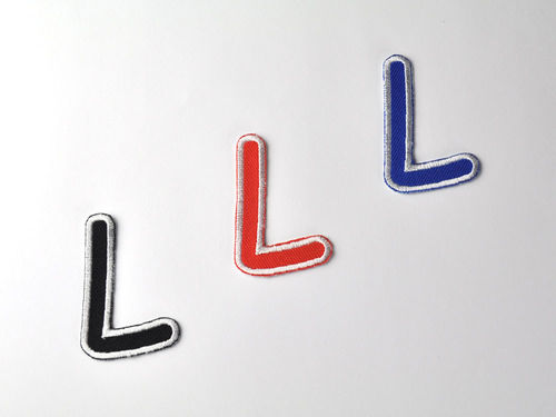 Aufnäher Buchstabe "L", Comic Sans, Höhe 5 cm mit Bügelbeschichtung  -  verschiedene Farben